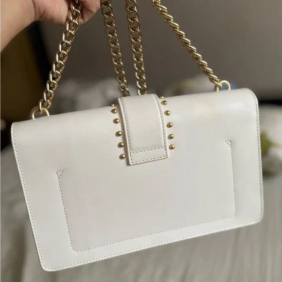 Pinko White Leather Shoulder Bag with Gold Chain and Accents 28cm - Picture 4 of 10